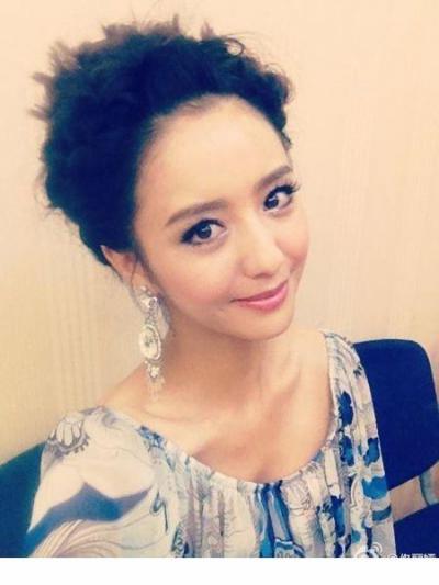 佟丽娅金鹰被爆假唱 与陈思成合唱浪漫甜蜜