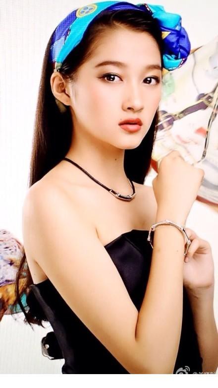 关晓彤美艳诱人写真[4]