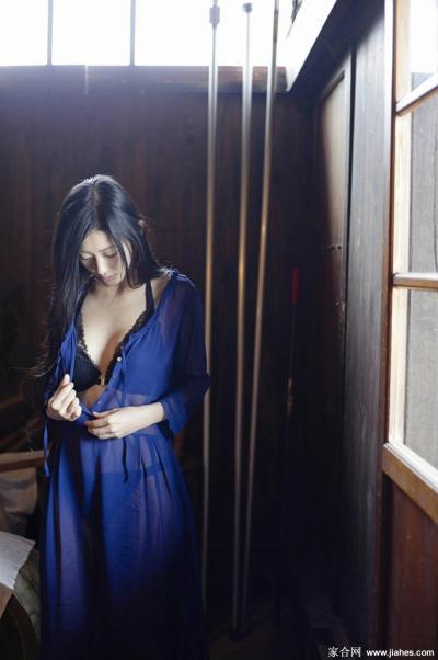 坛蜜 SM女王壇蜜乳首丸出しヌード画像[52]
