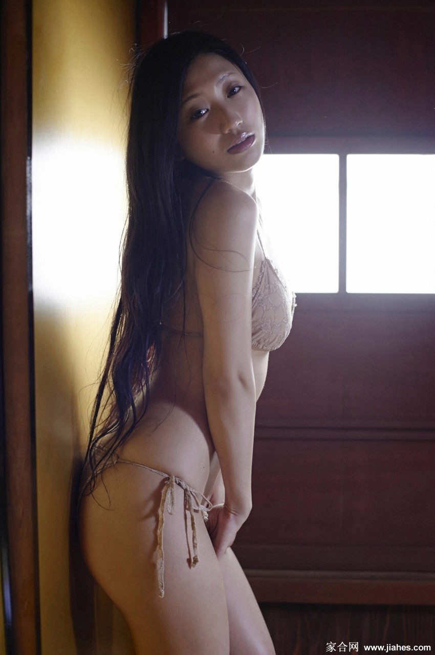 坛蜜 SM女王壇蜜乳首丸出しヌード画像[64][10]