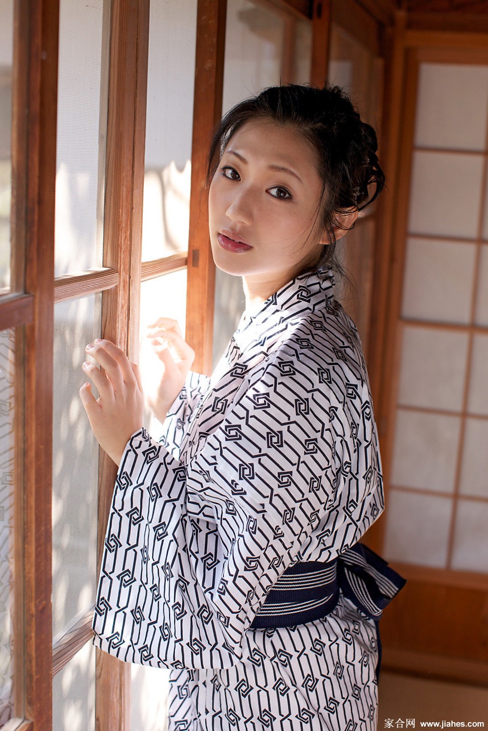 坛蜜 SM女王壇蜜乳首丸出しヌード画像[73][7]