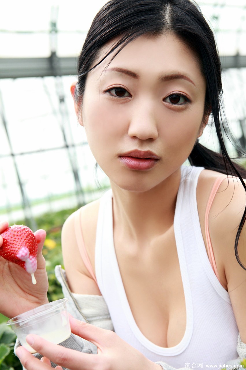 坛蜜 SM女王壇蜜乳首丸出しヌード画像[29][9]
