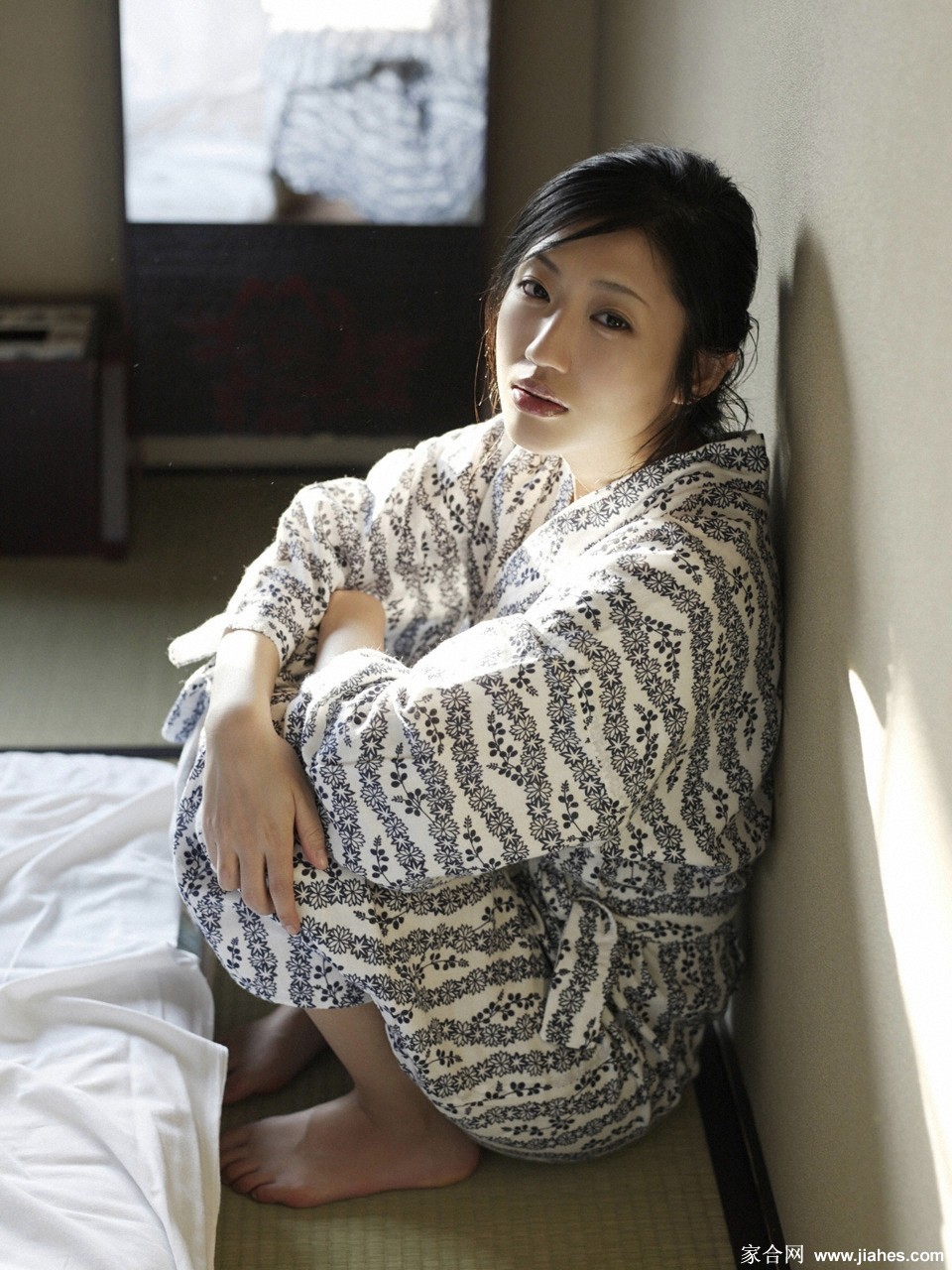 坛蜜 SM女王壇蜜乳首丸出しヌード画像[36]