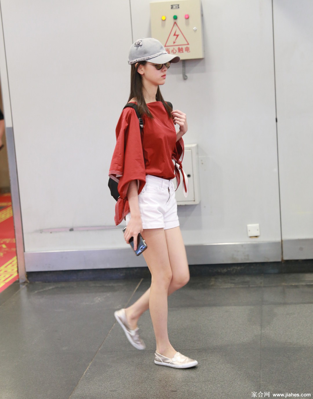 陈都灵美腿,陈都灵厚丝袜,陈都灵下半身,陈都灵黑皮裤,陈都灵美腿炮架,陈都灵紧身裤[6]