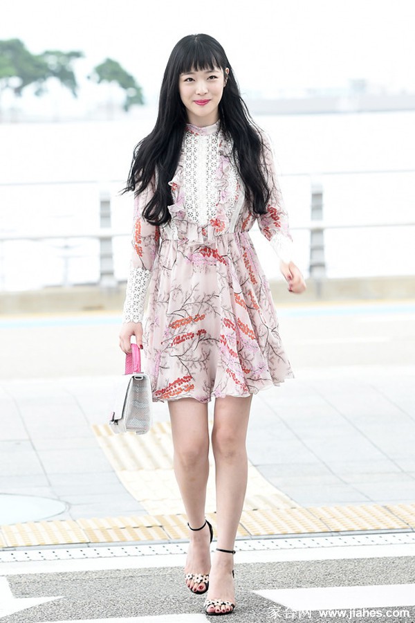 F(x)崔雪莉(Sulli)生活照,裸腿,高跟,长腿,黑丝,性感照,性感短裙,upskit,silk[5]