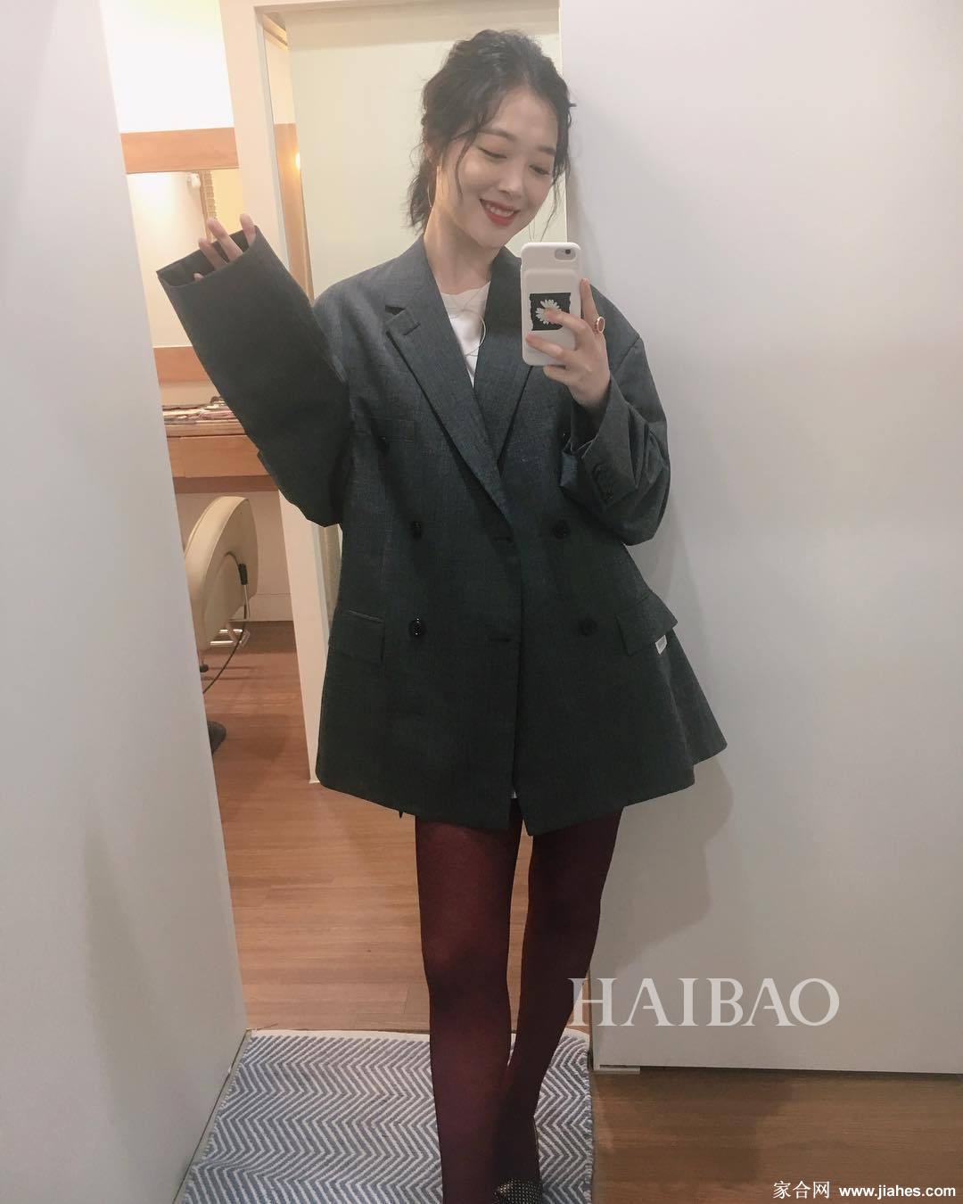 F(x)崔雪莉(Sulli)素颜照,黑丝袜,恨天高,超短裙,脚丫,大白腿,pantyhose,stocking,leg[11]