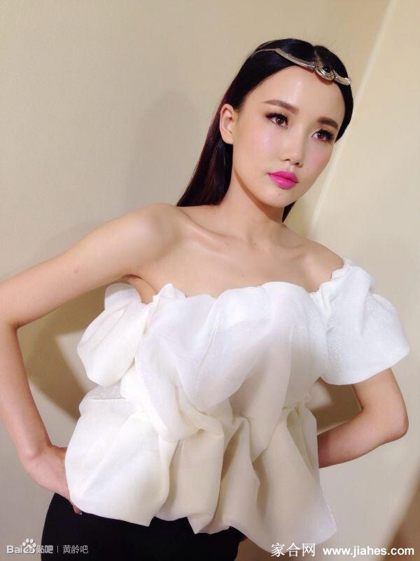 黄龄美腿,黄龄肉丝,黄龄大长腿,黄龄现场照,黄龄白丝袜,黄龄牛仔裤,黄龄性感照[6]