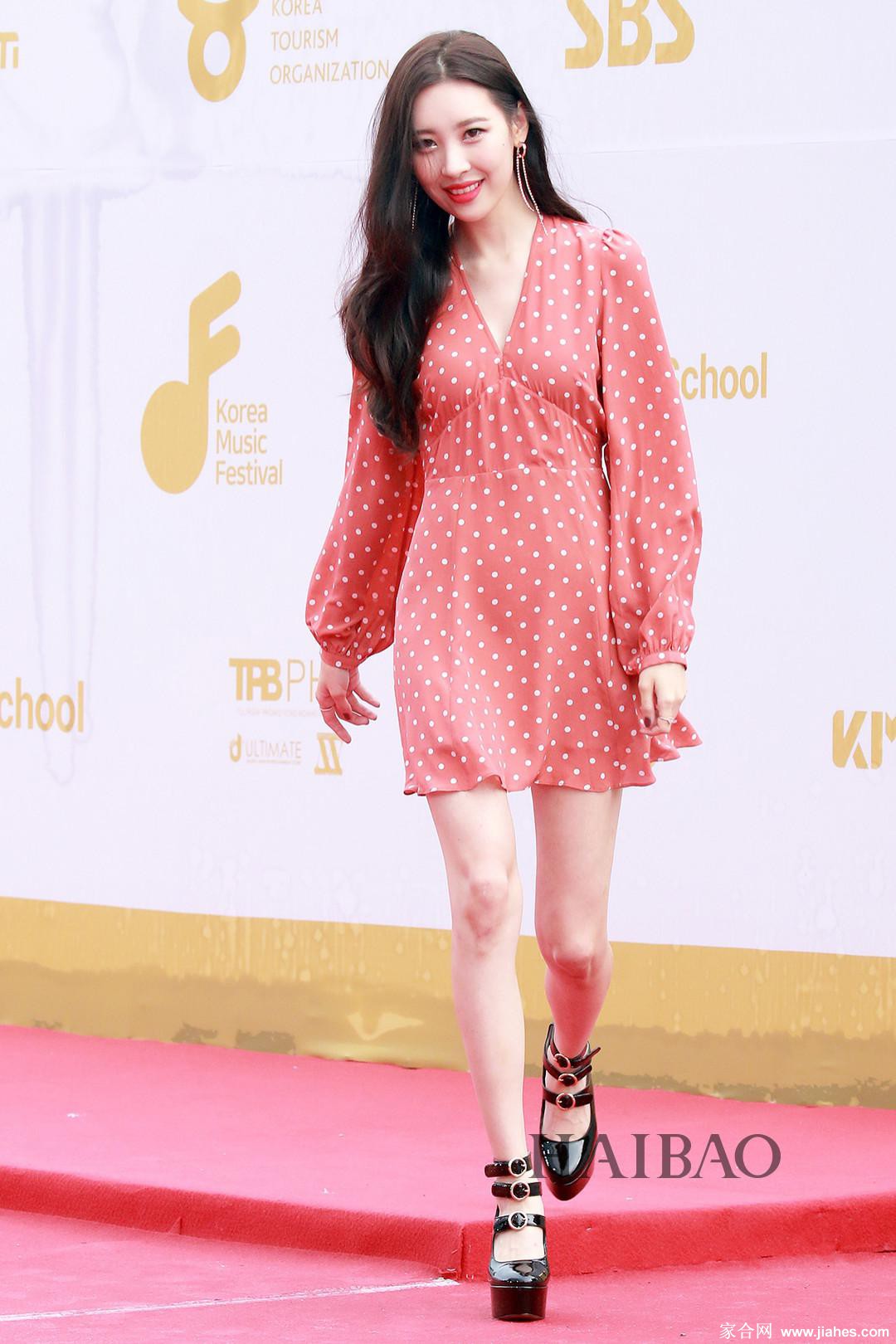 李宣美生活照,李宣美裸腿,李宣美高跟,李宣美长腿,李宣美黑丝,李宣美性感照,李宣美性感短裙[4]
