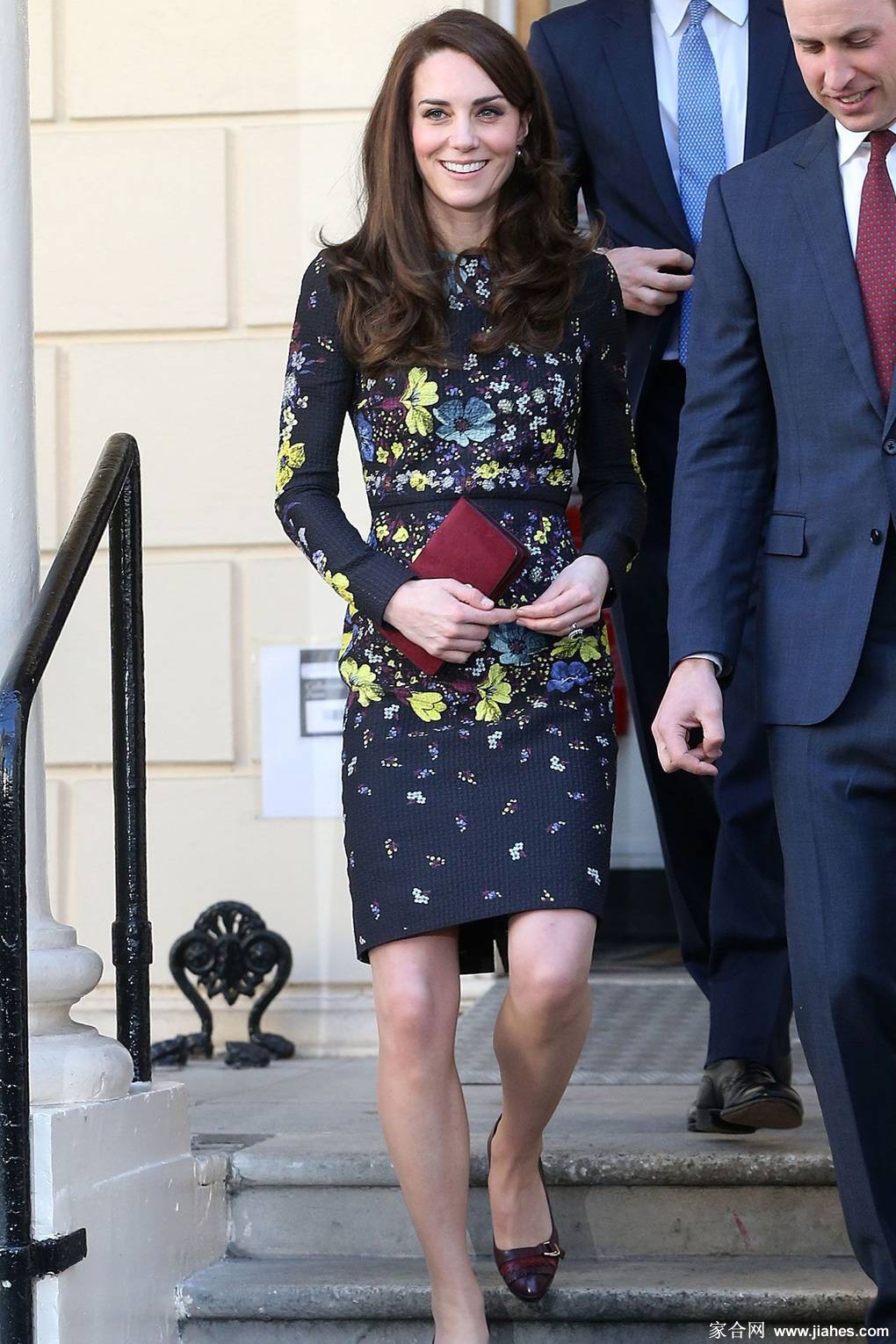 凯特・米德尔顿王妃(Kate Middleton)生活照,裸腿,高跟(highheels),长腿,黑丝(pantyhose stocking),性感照,性感短裙(upskirt)[17]