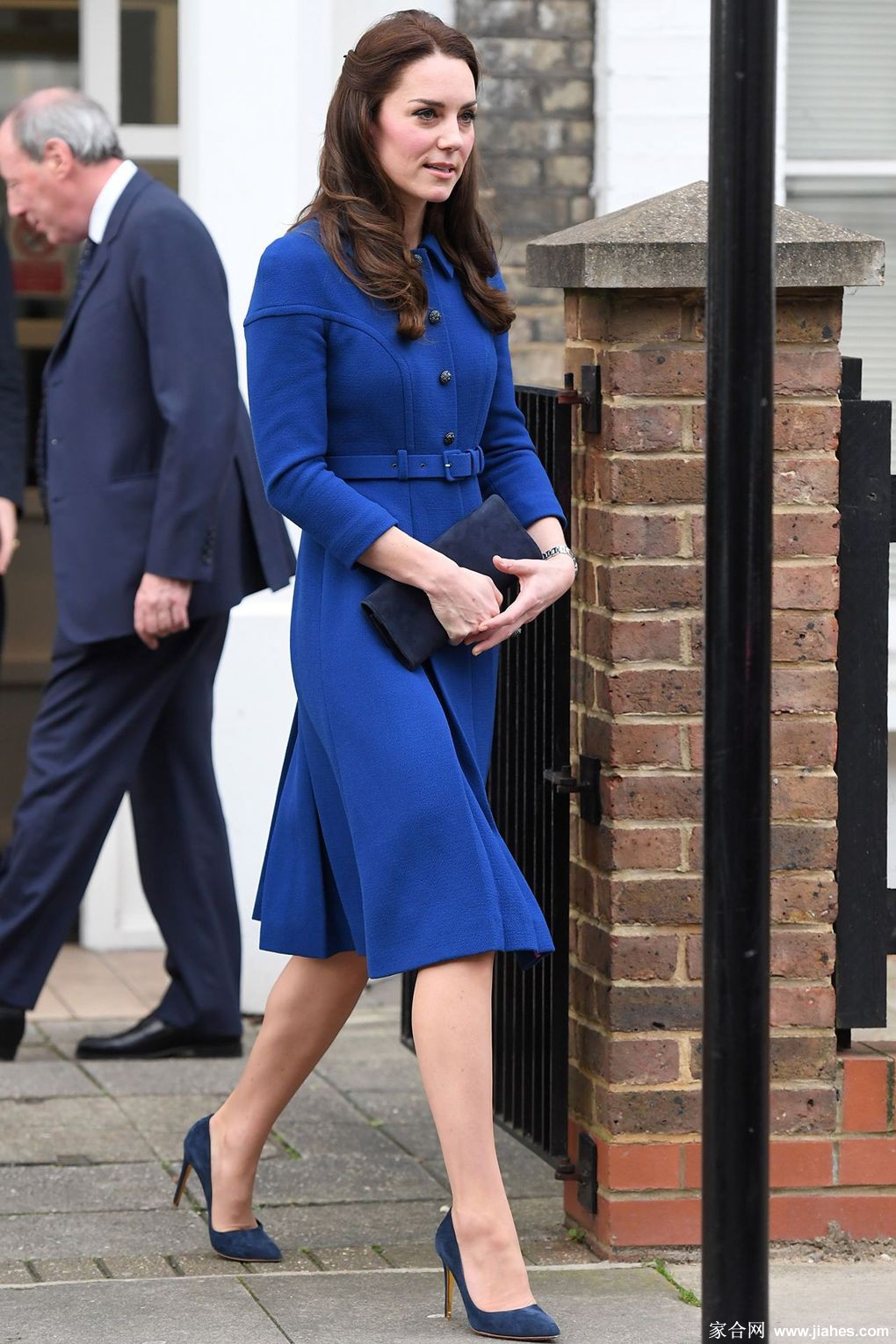 凯特・米德尔顿王妃(Kate Middleton)生活照,裸腿,高跟(highheels),长腿,黑丝(pantyhose stocking),性感照,性感短裙(upskirt)[18]