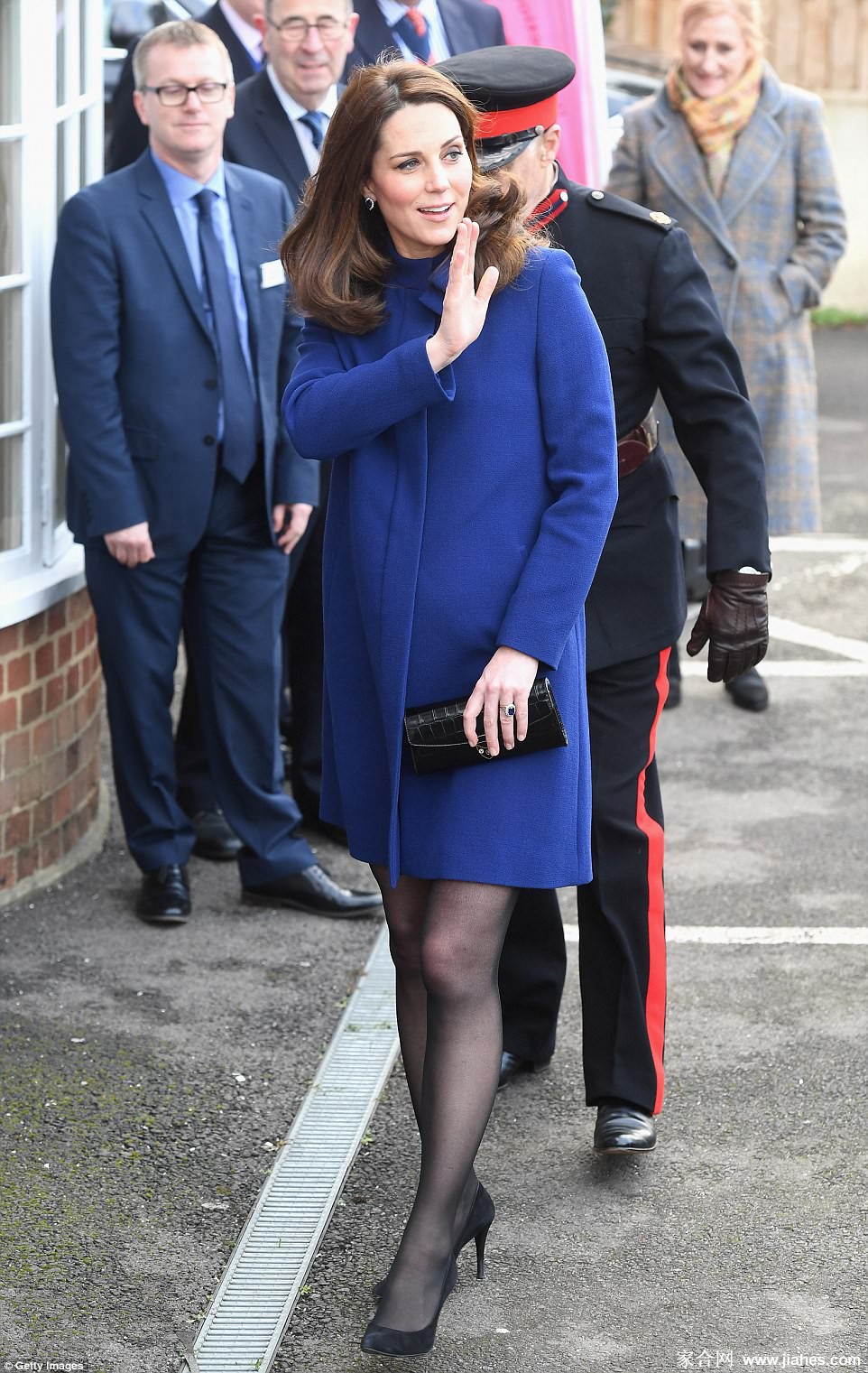 凯特・米德尔顿王妃(Kate Middleton)素颜照,黑丝袜(pantyhose tights),恨天高(highheels),超短裙(upskirt),脚丫,大白腿[18]