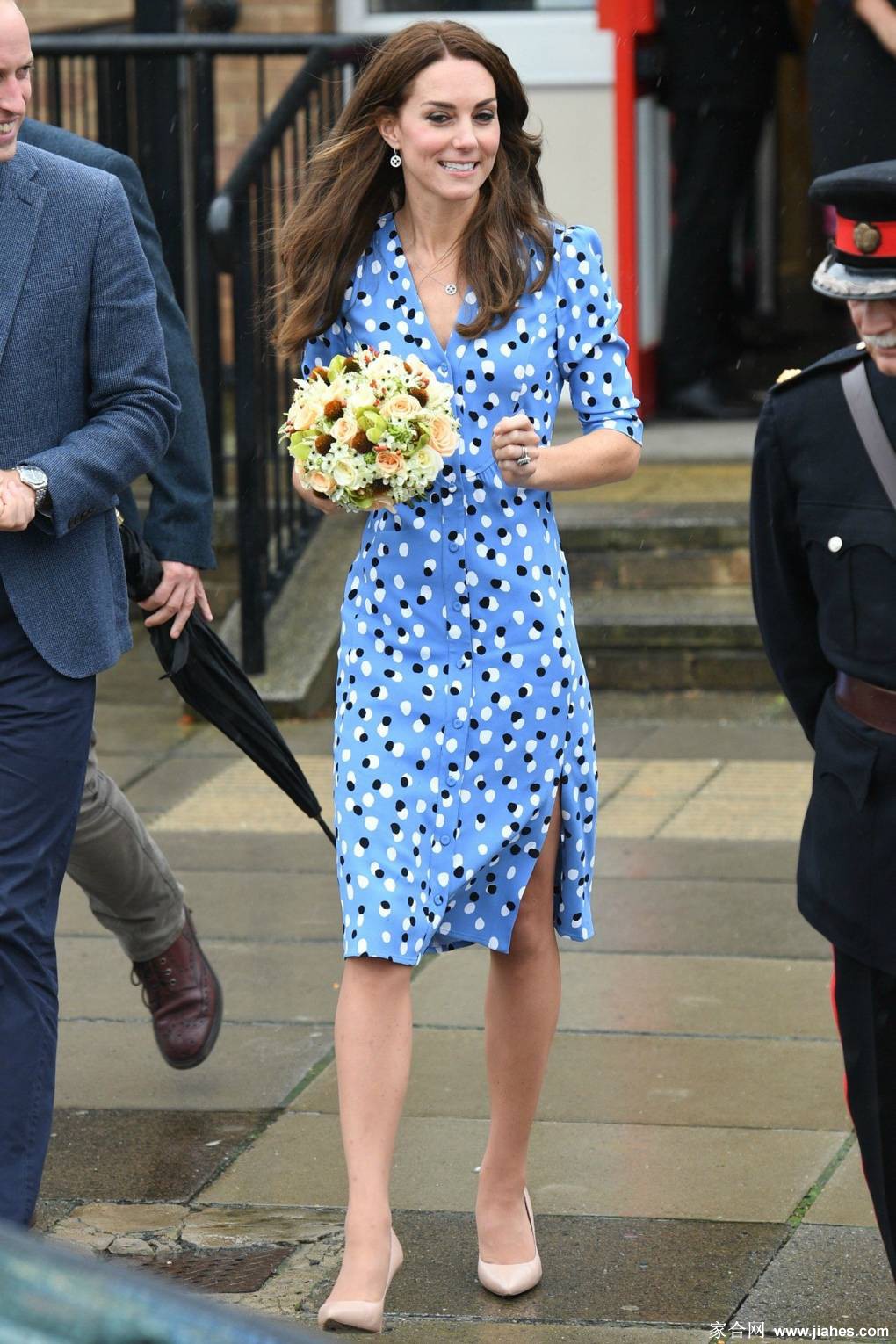 凯特・米德尔顿王妃(Kate Middleton)美腿(sexyleg),肉丝,大长腿,现场照,白丝袜(white stocking),牛仔裤,性感照[3]