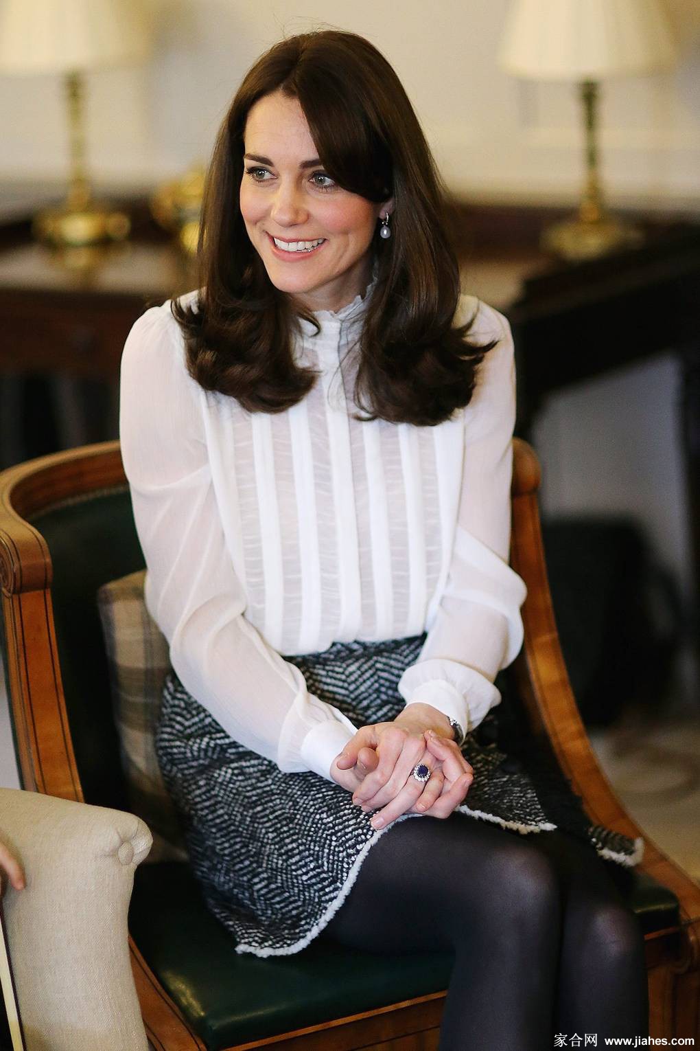 凯特・米德尔顿王妃(Kate Middleton)美腿(sexyleg),肉丝,大长腿,现场照,白丝袜(white stocking),牛仔裤,性感照[8]