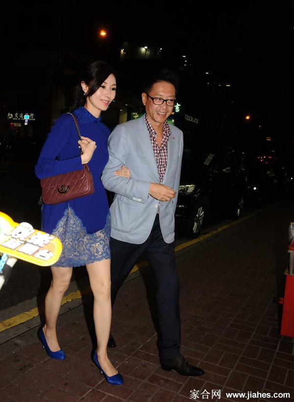 李嘉欣丝袜高跟长腿生活照,黑丝袜性感照性感短裙[7]