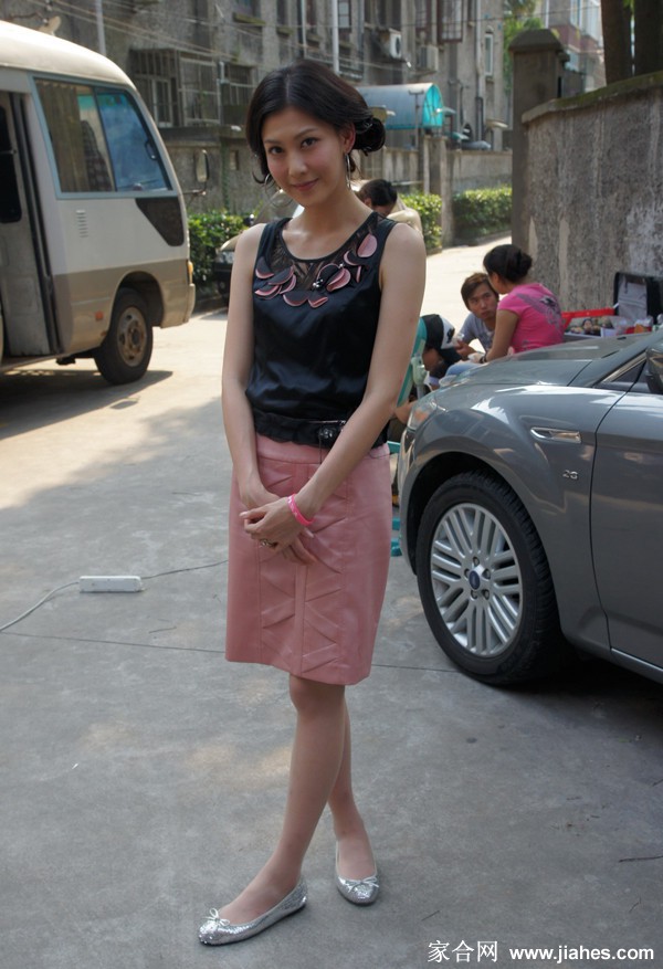 李彩桦美腿,李彩桦黑丝袜,李彩桦恨天高,李彩桦超短裙,江若肉丝,李彩桦大白腿[5]