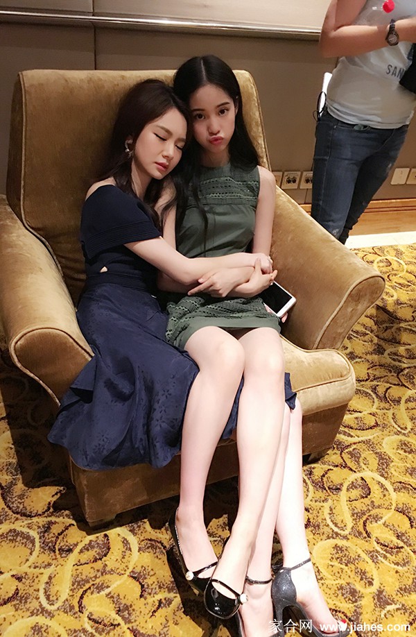 欧阳娜娜素颜照,欧阳娜娜黑丝袜,欧阳娜娜恨天高,欧阳娜娜超短裙,欧阳娜娜脚丫,欧阳娜娜大白腿[6]