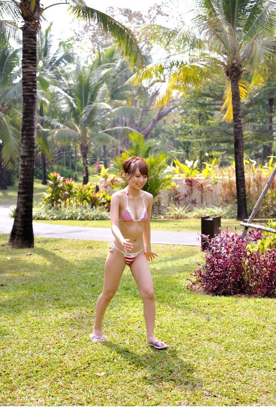 日本AV女优希崎风情比基尼套图写真[8]