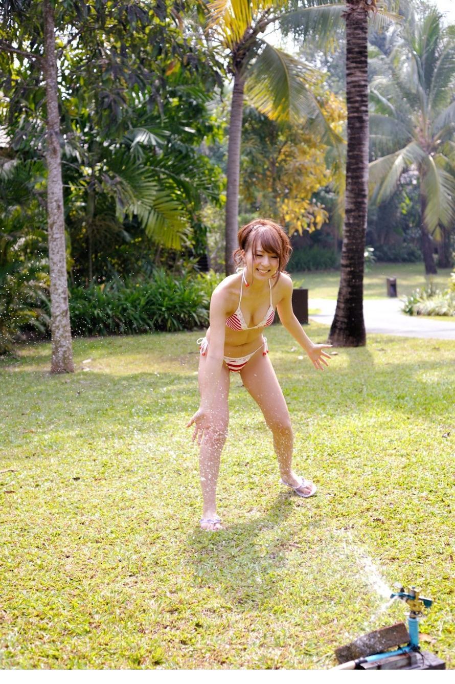 日本AV女优希崎风情比基尼套图写真[9]