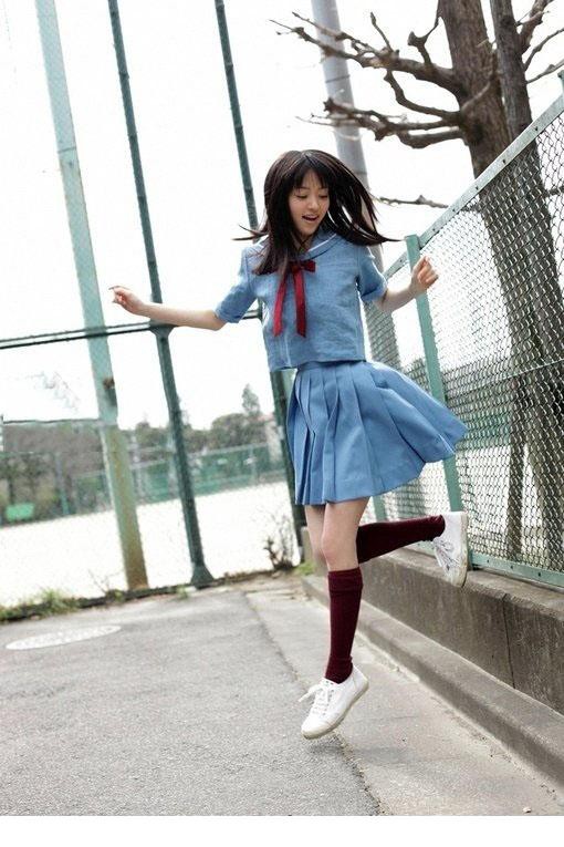 逢泽莉娜高中时代清纯可人的学生装[5]