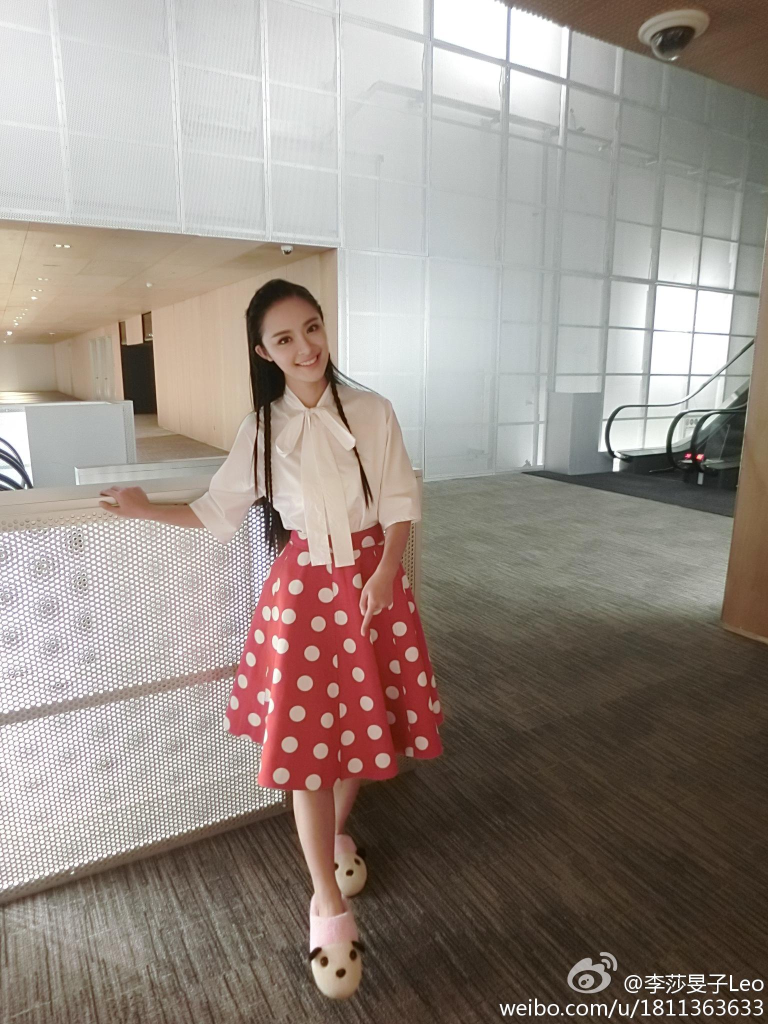 湖南卫视女主持人(主播)李莎旻子短裙美腿性感诱惑[12]