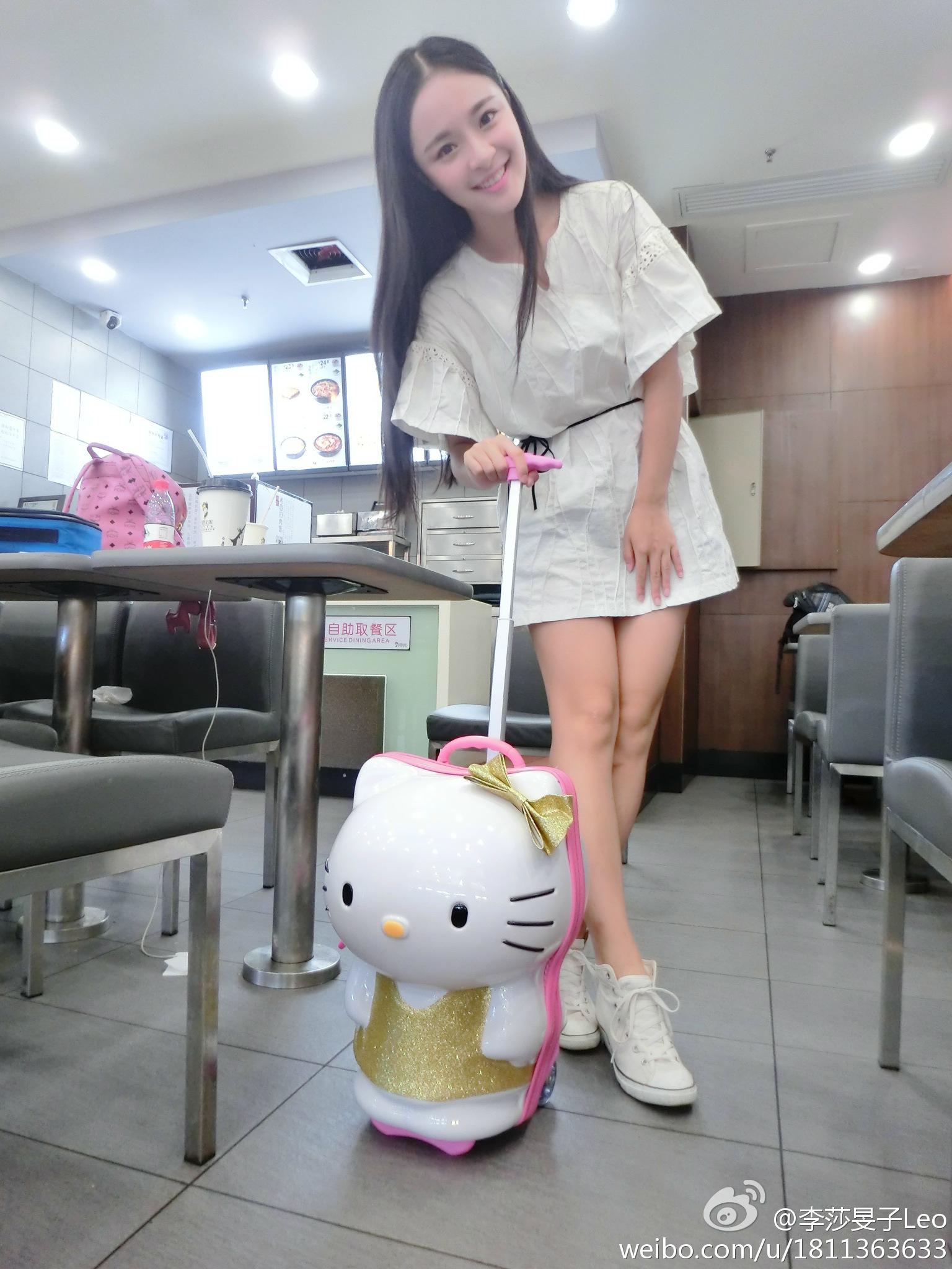 湖南卫视女主持人(主播)李莎旻子丝袜美腿户外素颜自拍图片[10]