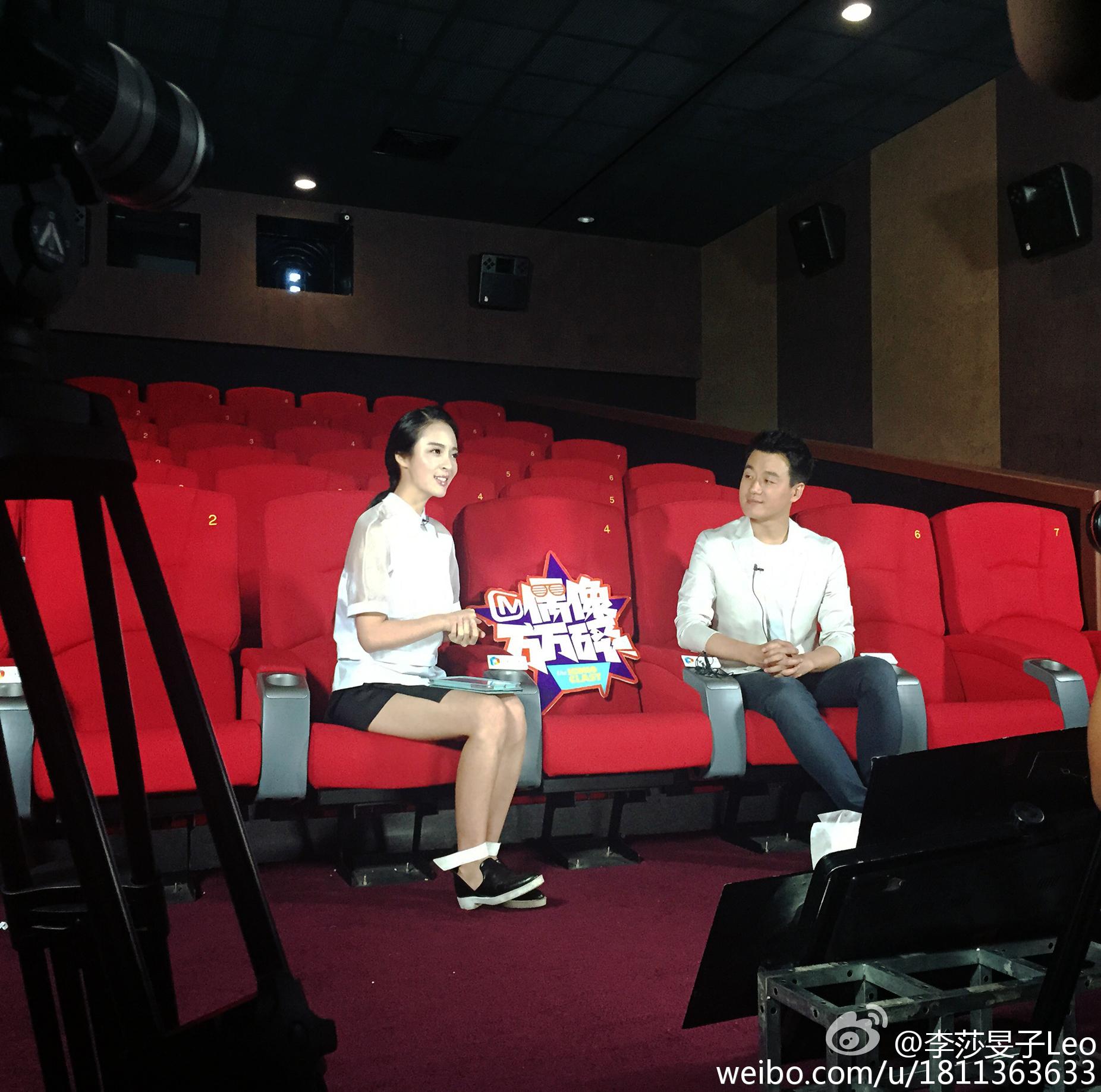 湖南卫视女主持人(主播)李莎旻子性感连衣裙肉丝美腿[5]
