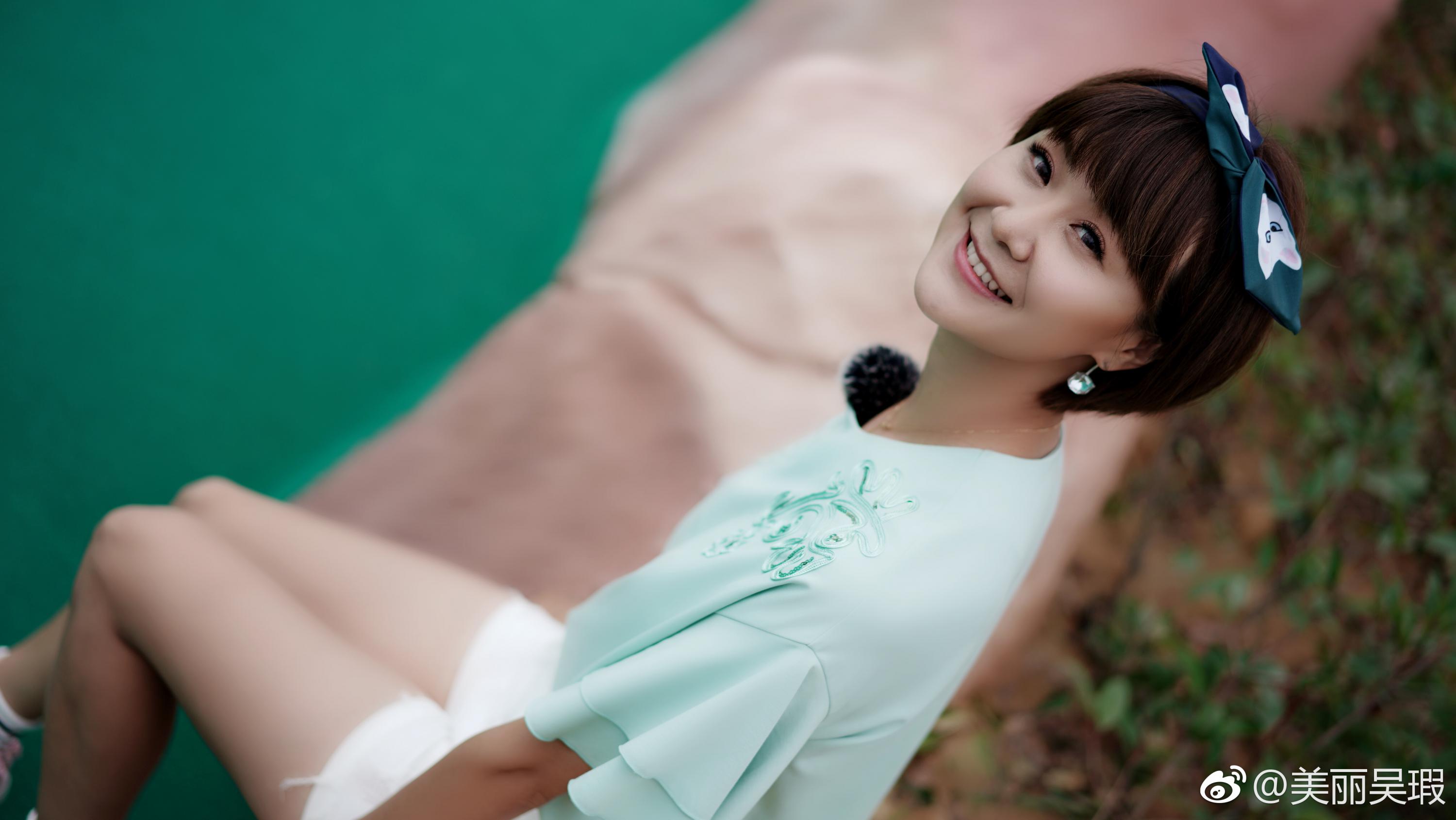 广东电视台女主持人(主播)吴瑕丝袜美腿性感写真[12]