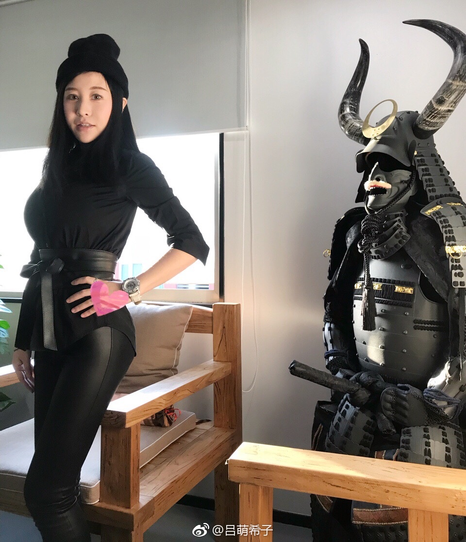 吕帅希生活照,吕帅希裸腿,吕帅希高跟,吕帅希长腿,吕帅希黑丝,吕帅希性感照,吕帅希性感短裙[7]