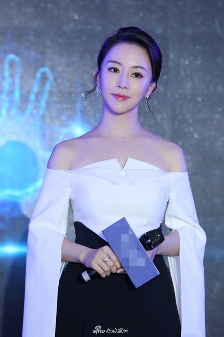 九球天后潘晓婷性感丝袜美腿高跟写真[10]