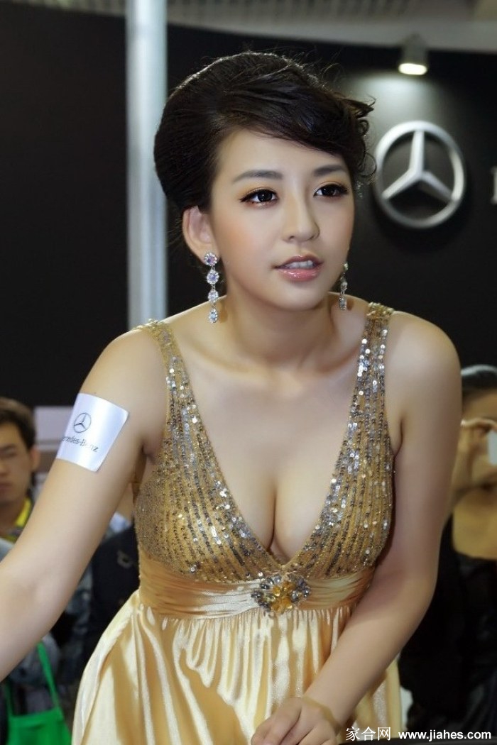 曹阳美脚厚丝袜,下半身黑皮裤,性感紧身裤[2]