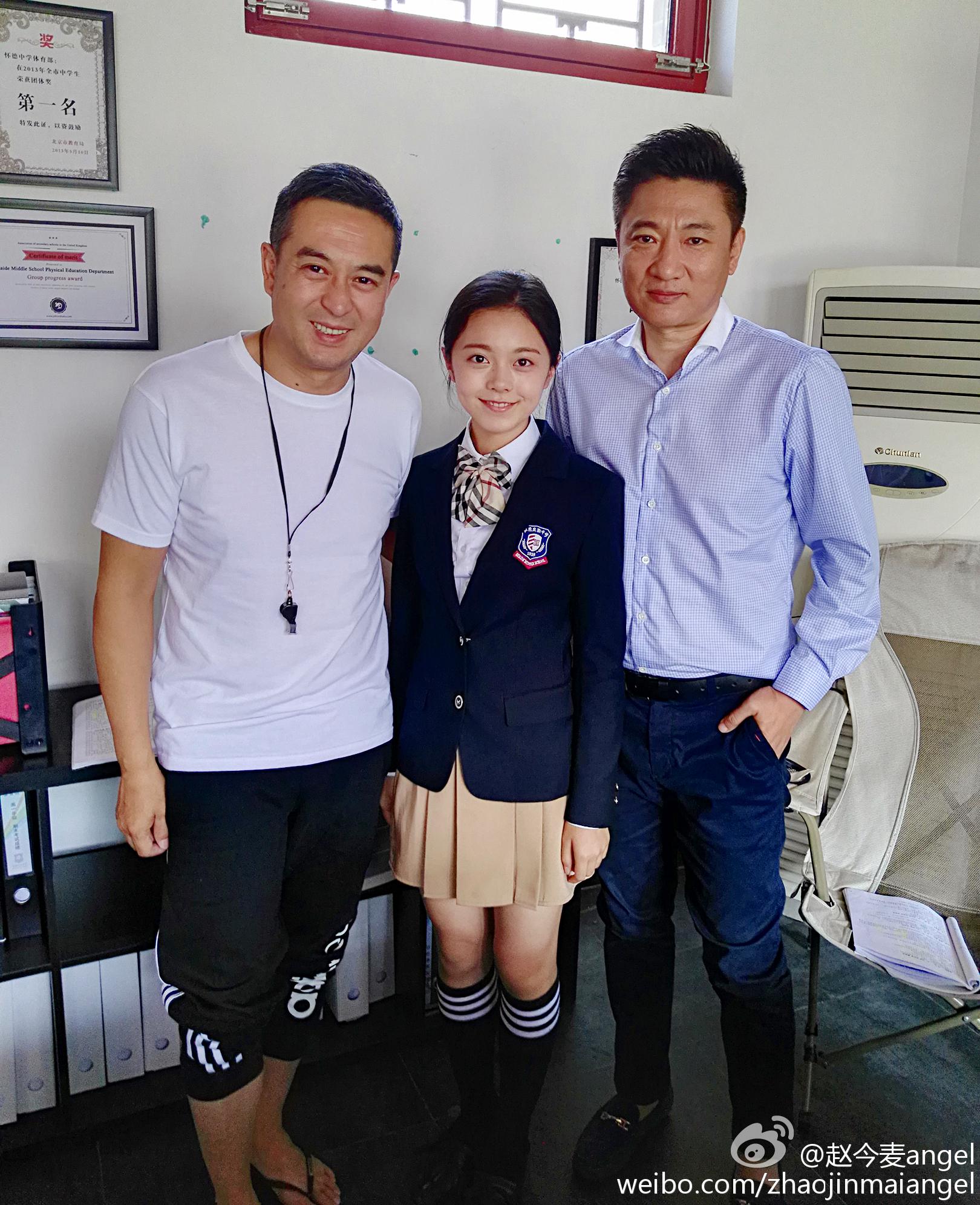 赵今麦性感学生制服长筒丝袜美腿诱惑[7]