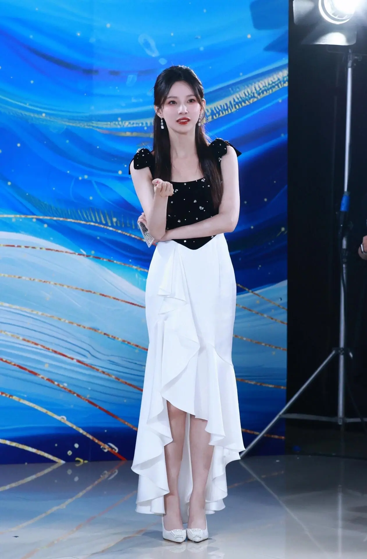 一组图片诠释《开播吧国潮》美女主持人马凡舒的美