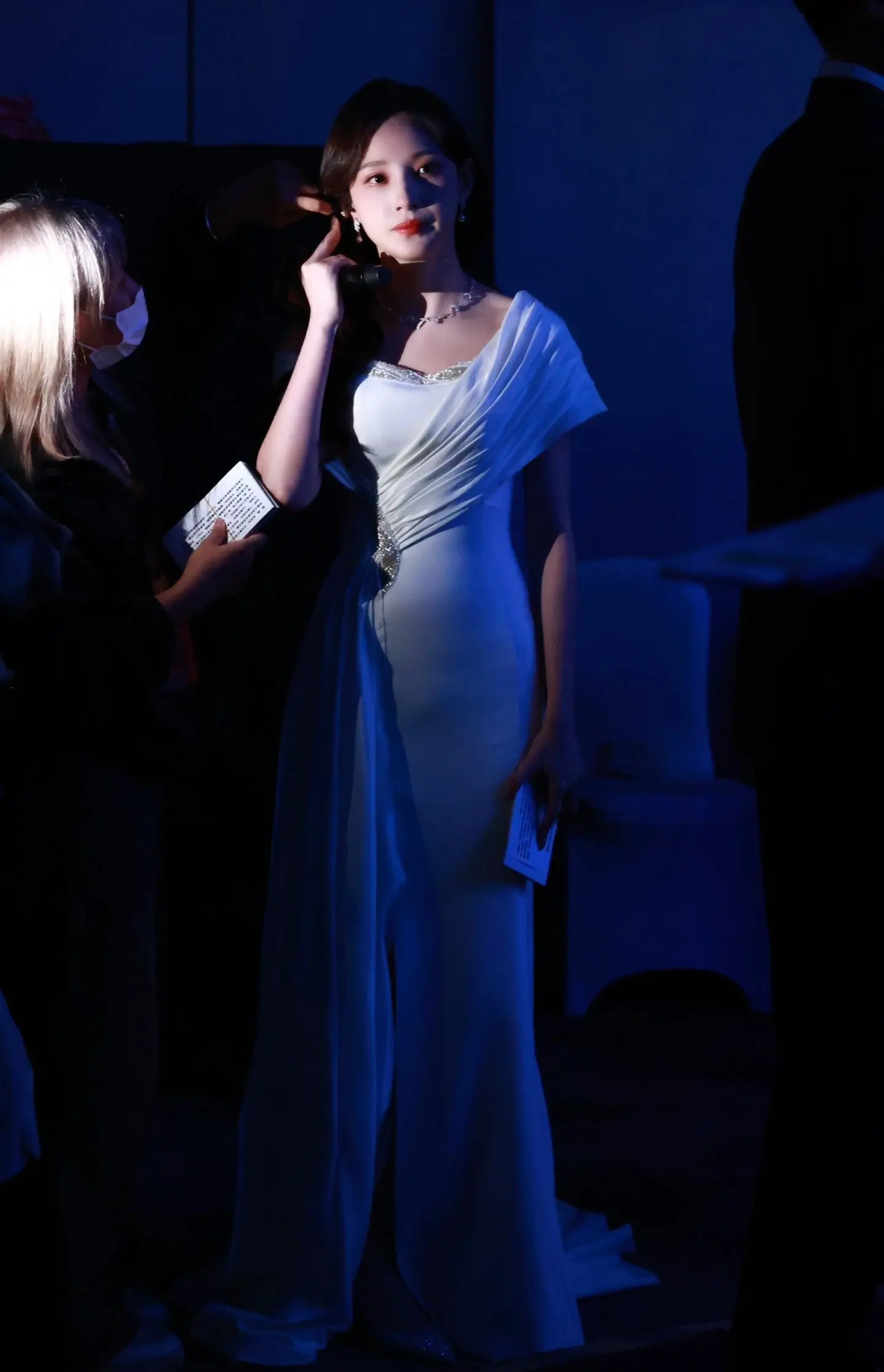 一组照片诠释长春电影节上的美女主持人马凡舒有多美[5]