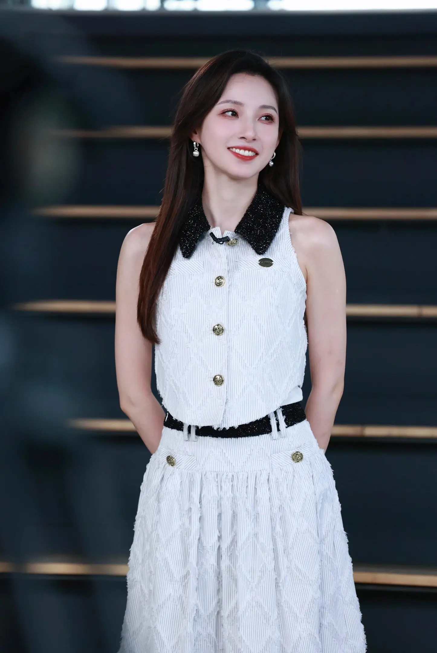 美女主持人马凡舒夏季清爽新造型美腿真美[3]