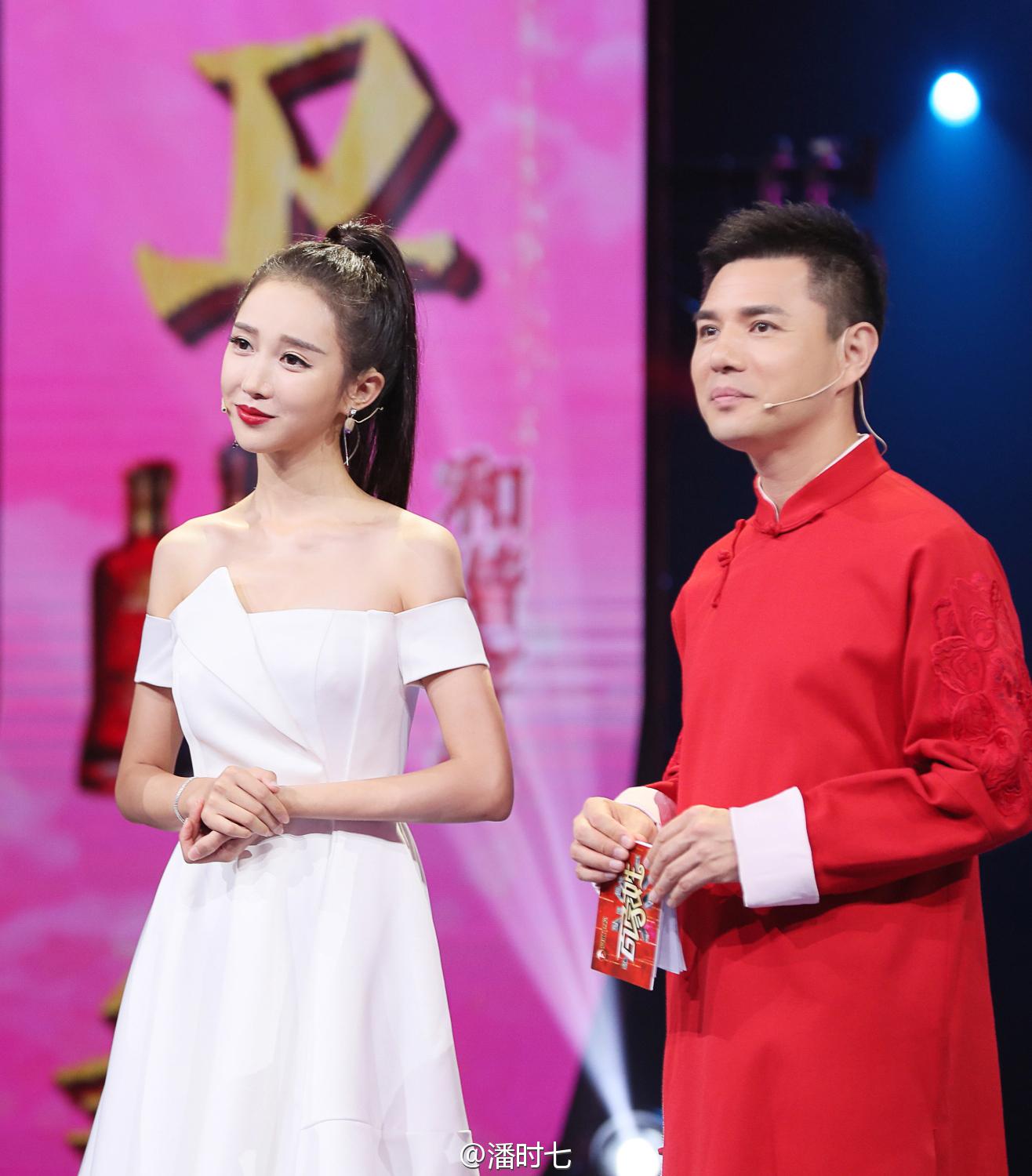 潘时七白色连衣长裙高跟显白嫩美肤[9]