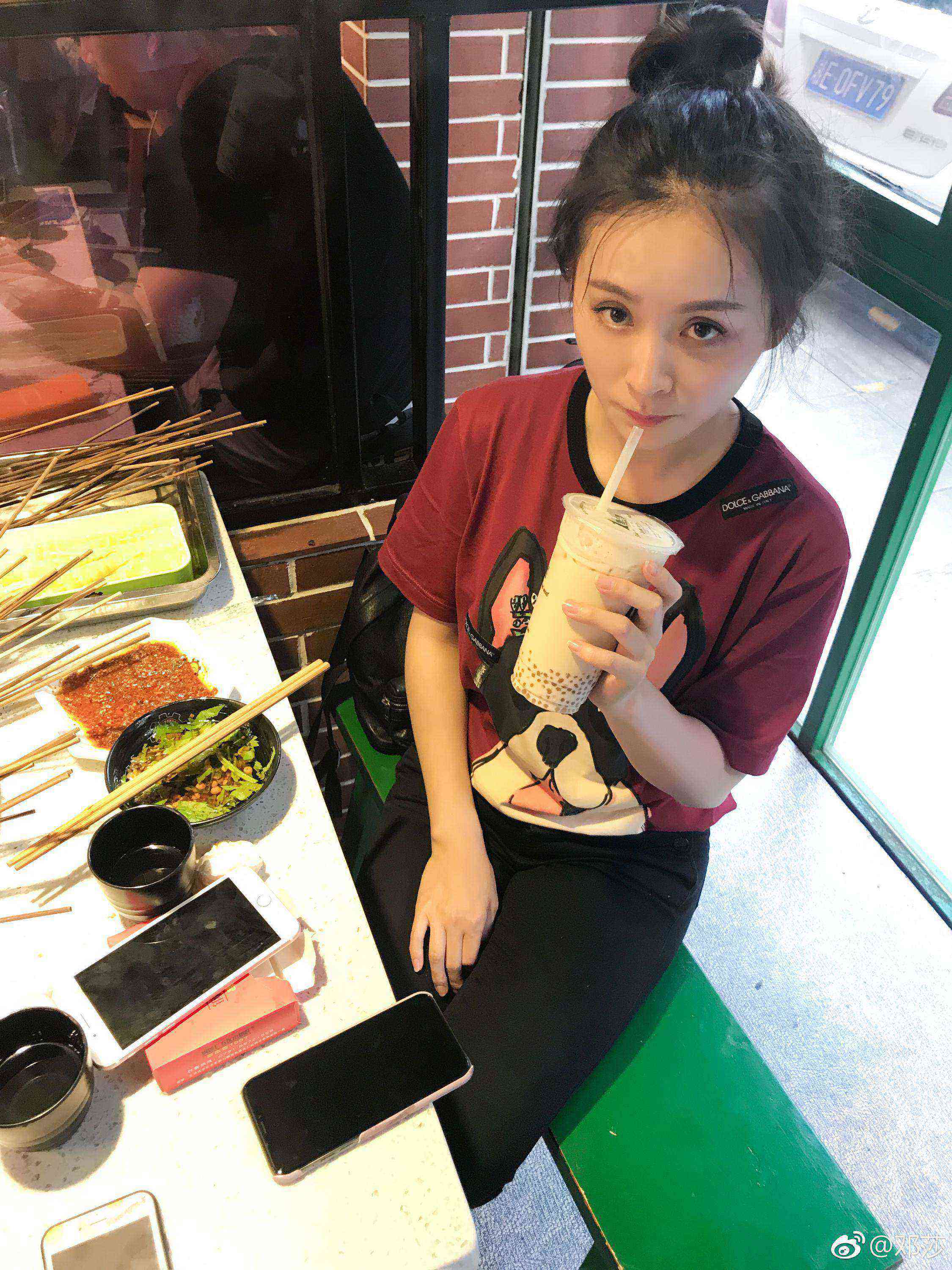 邓莎丝袜美腿素颜自拍照[9]