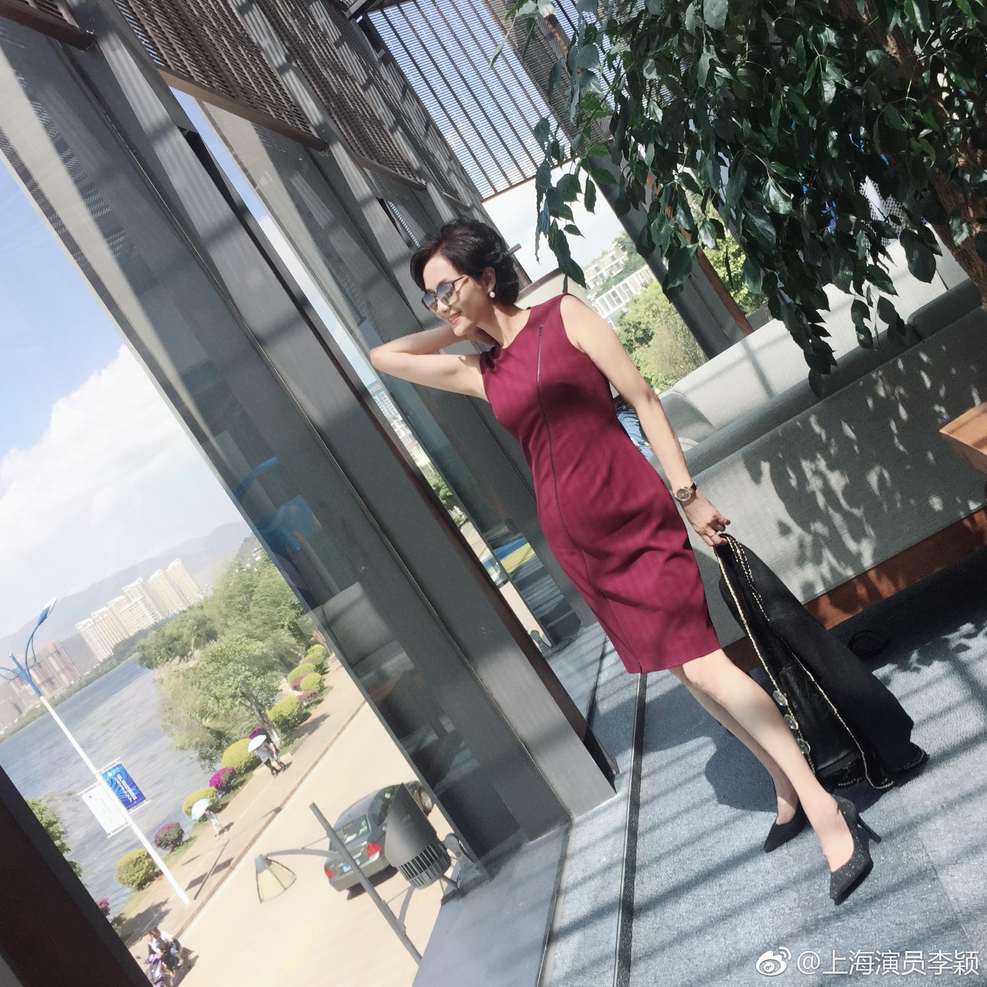 李颖黑丝袜美腿高跟写真[10]