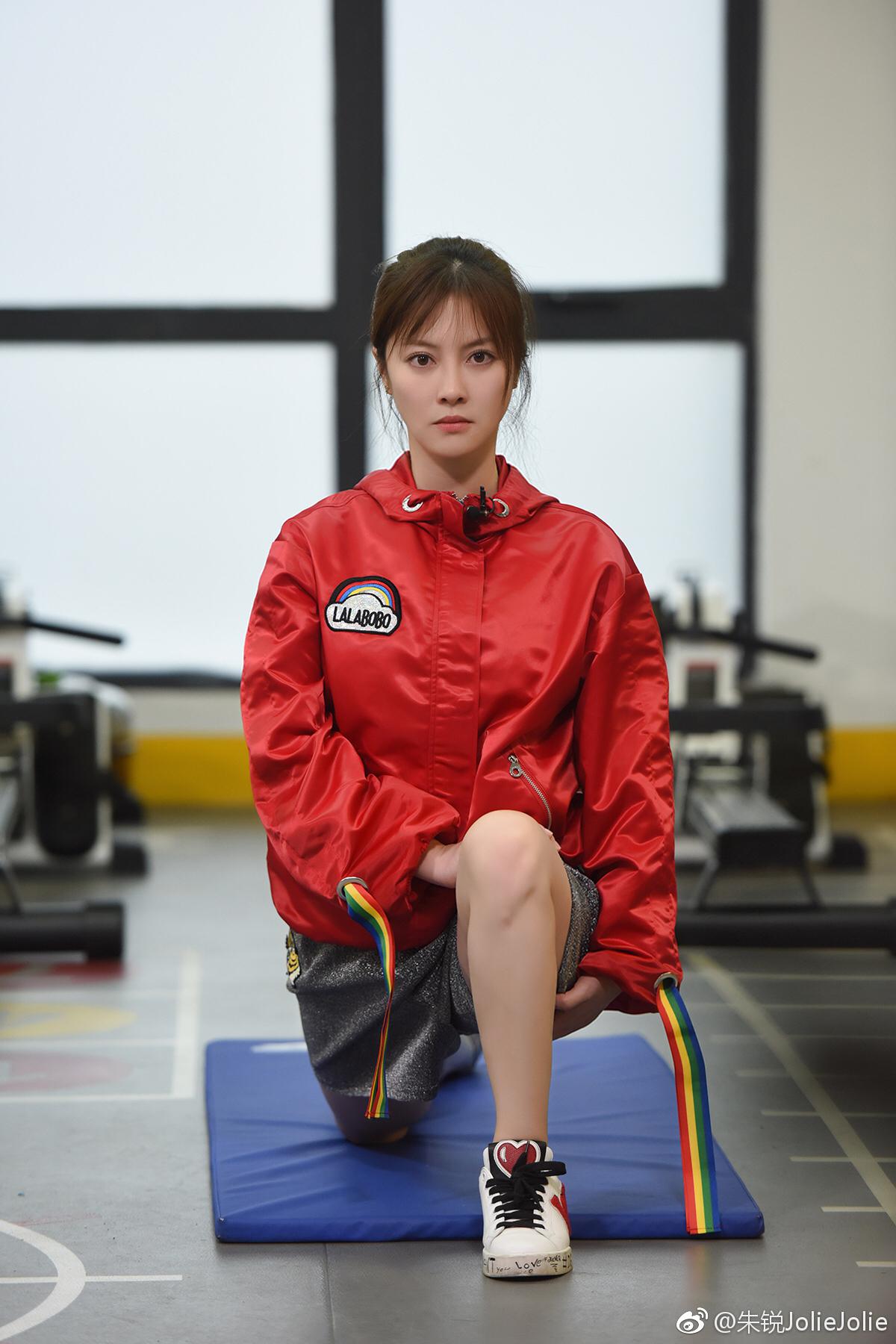 朱锐厚丝袜美腿下半身,黑皮裤美腿炮架紧身裤[2]