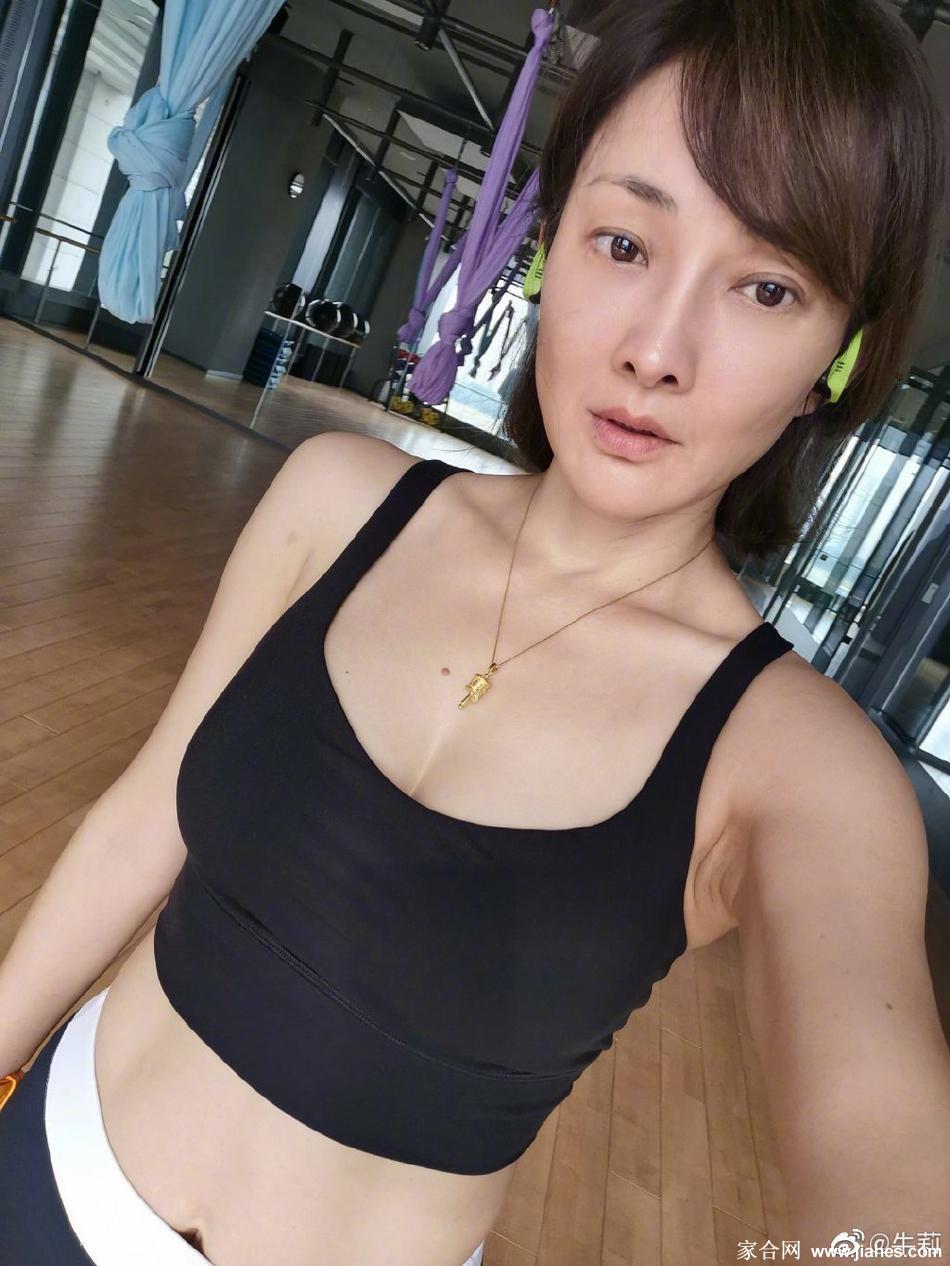 牛莉丝袜美腿素颜自拍照[9]
