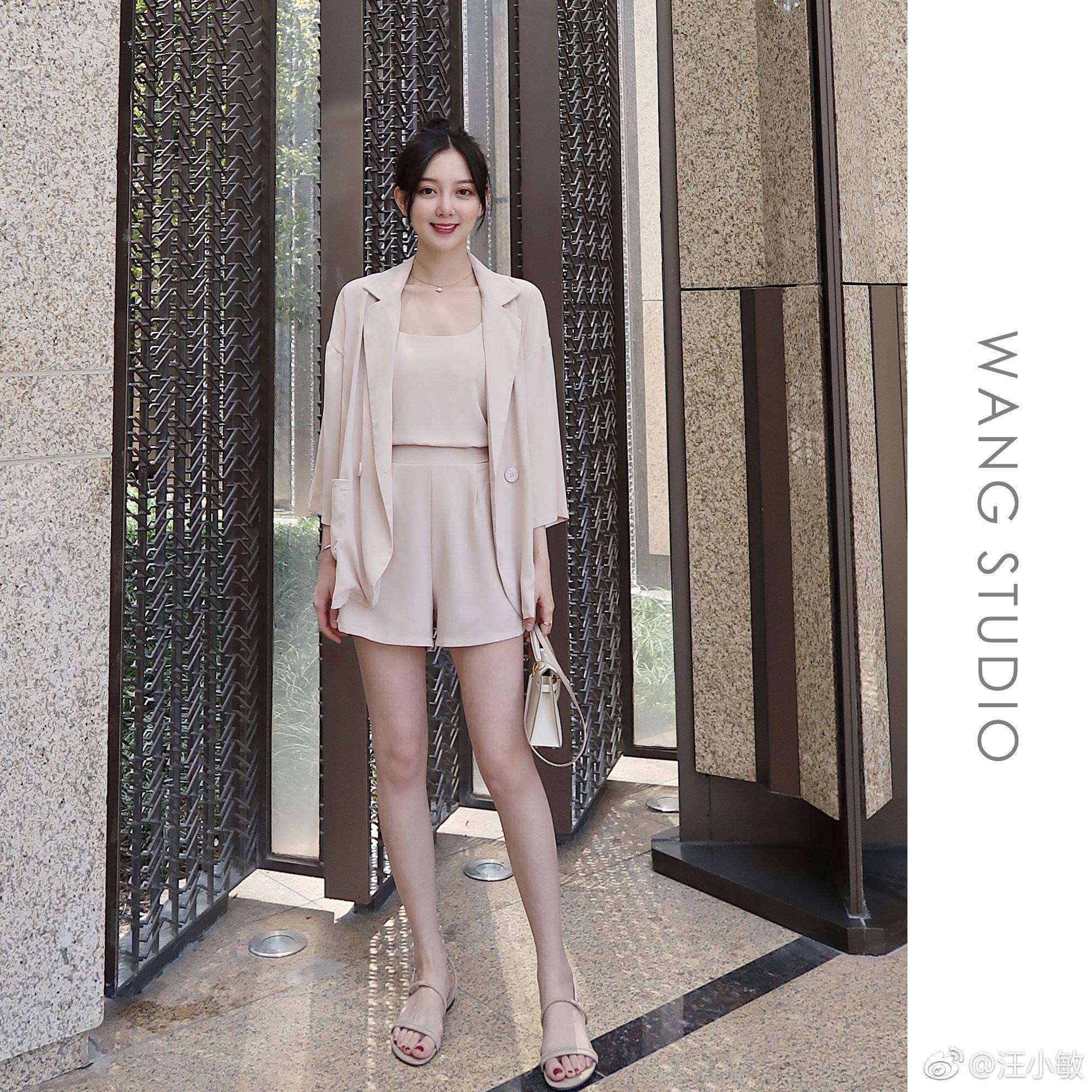 汪小敏超短裙丝袜美腿高跟衣服模特照[8]