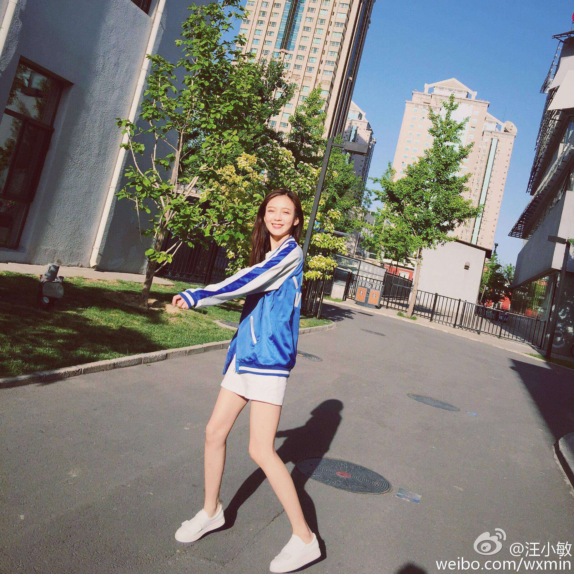 汪小敏超短裙丝袜美腿高跟衣服模特照[10]