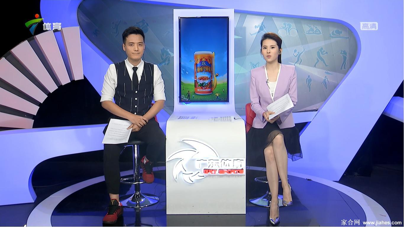 广东体育主持人张可盈紫色制服超短裙丝袜美腿高跟直播主持图片[4]
