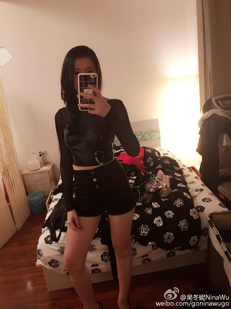 吴冬妮美腿高跟素颜自拍照[6]