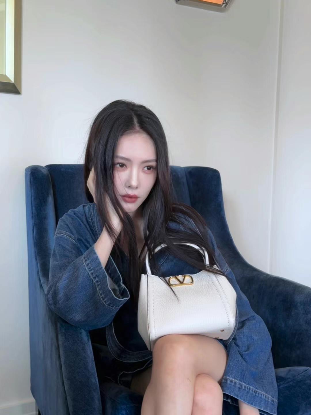 蔡文静白嫩美腿纯欲写真[9]