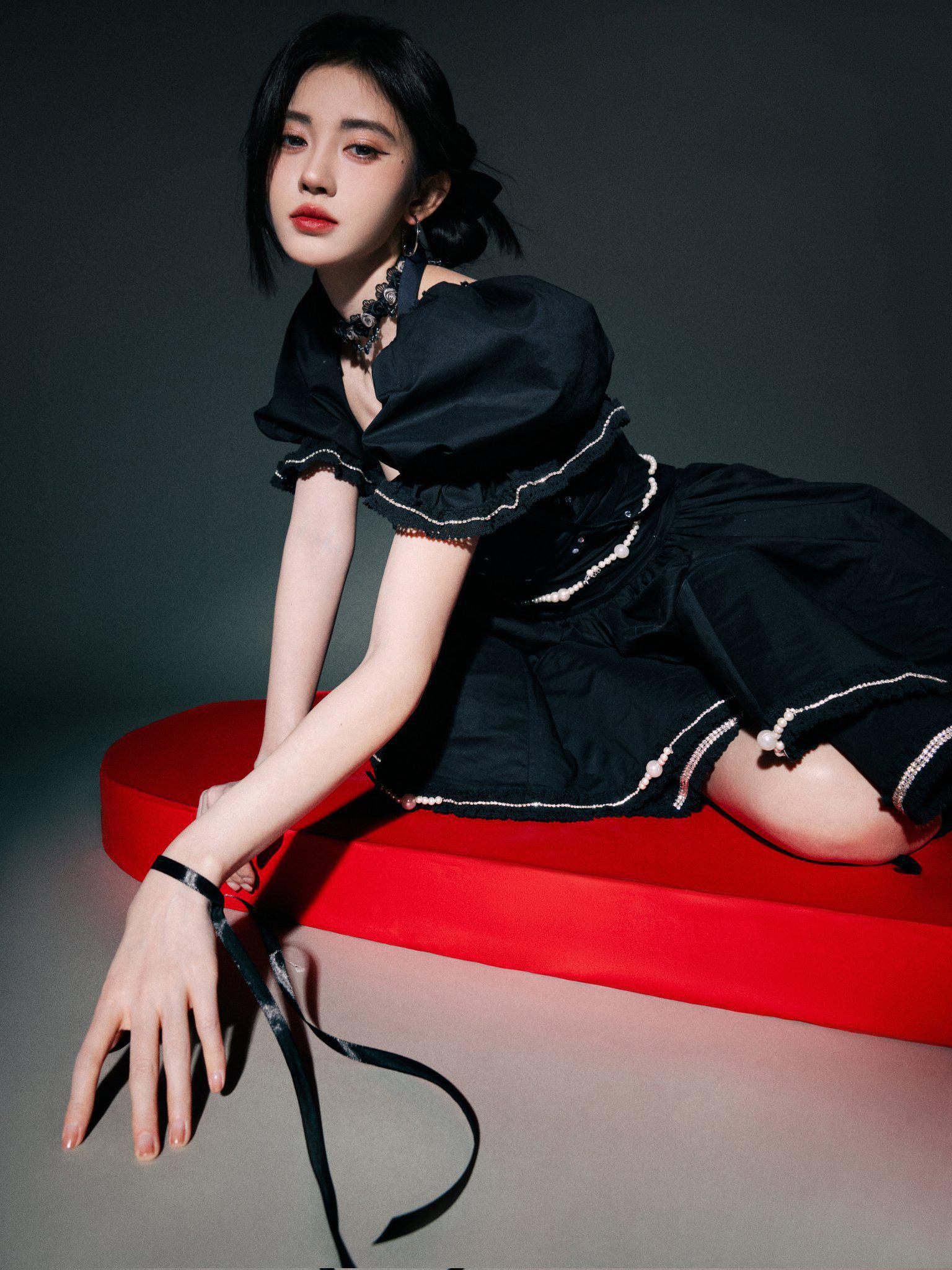 鞠婧祎浓妆美丽动人[6]