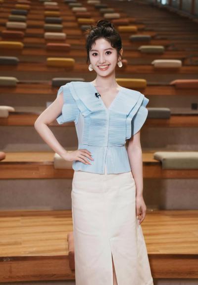 开门大吉二场美女主持人严尚嘉马里奥自信大方写真