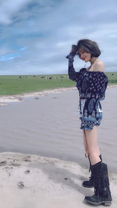 段奥娟短发美腿外拍