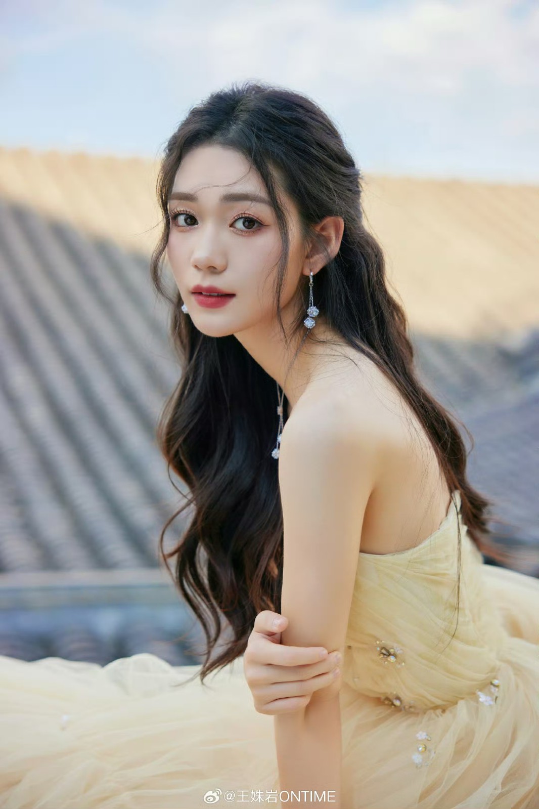 段奥娟透明蕾丝裙性感写真[12]