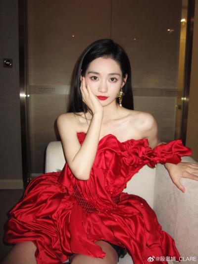 段奥娟长发丝袜美腿写真集