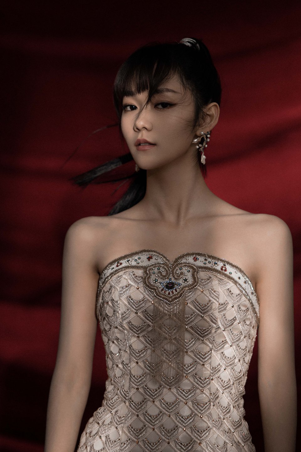 段奥娟长裙狂野性感写真[4]
